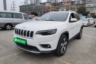 Jeep 自由光 2020款 2.0T 两驱领先版