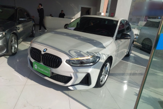 宝马1系 2021款 120i M运动曜夜版