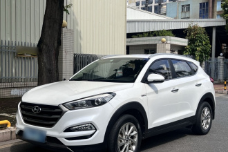 现代 途胜 2015款 1.6T 双离合两驱智能型