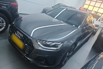 奥迪A4L 2025款 200万辆悦享版 40 TFSI 豪华动感型