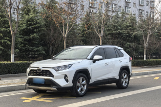 丰田 RAV4荣放 2021款 2.0L CVT四驱风尚PLUS版