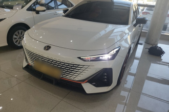 长安UNI-V 2022款 1.5T 尊贵型