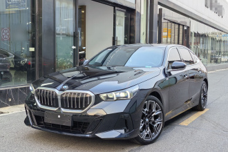 宝马5系 2025款 530Li 尊享型 M运动套装