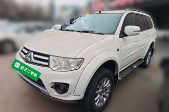 三菱 帕杰罗·劲畅 2013款 3.0L 自动两驱豪华版