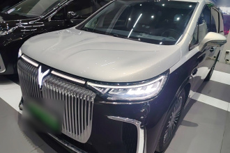 岚图汽车 岚图梦想家 2025款 PHEV 四驱旗舰乾崑版