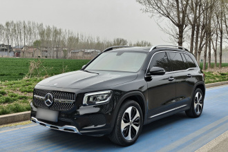 奔驰GLB 2023款 GLB 220 时尚型