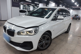 宝马2系多功能旅行车 2018款 220i 尊享型运动套装