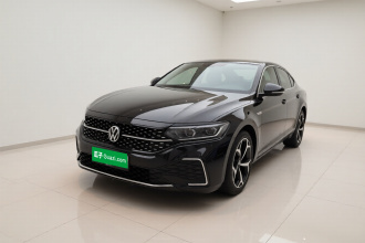 大众 帕萨特 2023款 改款 330TSI 星空豪华版