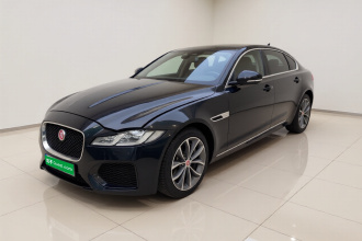 捷豹XFL 2023款 XFL 2.0T P250 两驱精英运动版