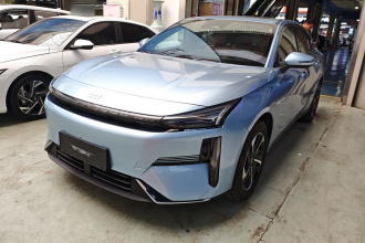 吉利银河 银河L6 2025款 EM-i 140km 星舰版