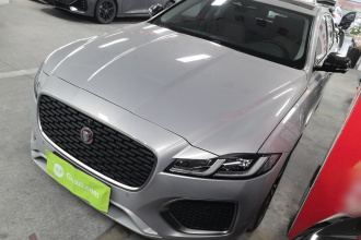 捷豹XFL 2024款 2.0T P250 两驱尊享豪华版