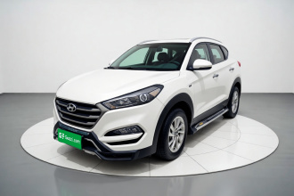 现代 途胜 2015款 1.6T 双离合两驱智能型