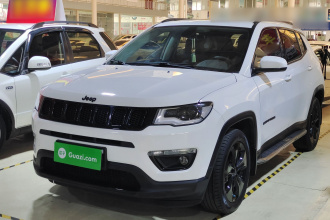 Jeep 指南者 2020款 220T 自动夜鹰版