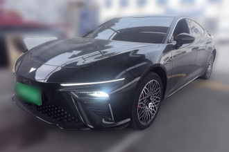 哪吒汽车 哪吒S 2022款 增程版 1160km 后驱大版