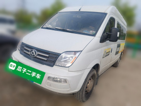 上汽大通MAXUS 新途V80 2021款 2.0T 手动经典傲运通长轴中顶6/7/8/9座