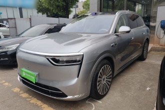 鸿蒙智行 问界M8 2025款 增程 Ultra版 53.4kWh 6座版 (192线激光雷达）
