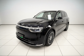 鸿蒙智行 问界M8 2025款 增程 Ultra版 53.4kWh 6座版 (192线激光雷达）