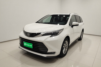 丰田 赛那SIENNA 2024款 2.5L混动 四驱尊贵版