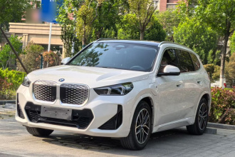 宝马iX1 2025款 eDrive25L M运动套装