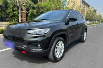 Jeep 指南者 2021款 220T 自动领先版