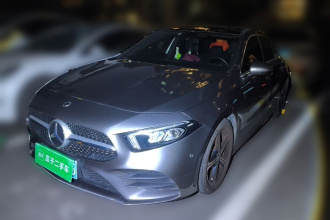 奔驰A级 2022款 改款三 A 200 L 运动轿车时尚型