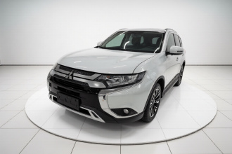 三菱 欧蓝德 2019款 2.0L 两驱畅享版 5座 国VI