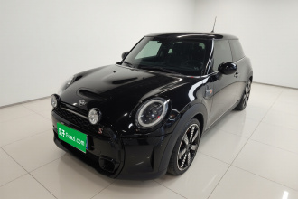 MINI 2023款 2.0T COOPER S 艺术家 五门版