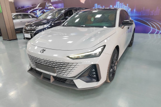 长安UNI-V 2022款 1.5T 尊贵型