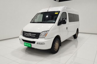 上汽大通MAXUS 新途V80 2021款 2.0T 手动经典傲运通127PS中轴中顶6/7/8/9座