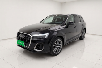 奥迪Q7 2024款 55 TFSI quattro S line运动型