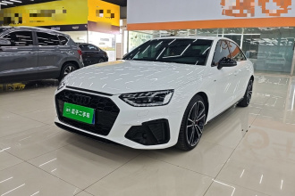 奥迪A4L 2023款 45 TFSI quattro 臻选动感型
