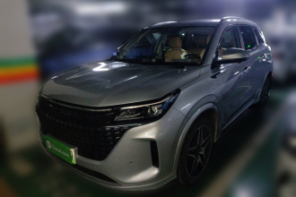 蓝电E5 2023款 1.5L DE-i 100KM臻享型 7座