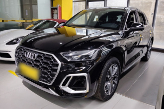 奥迪Q5L 2022款 改款 40T 豪华动感型