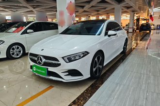 奔驰A级 2022款 改款二 A 200 L 运动轿车时尚型
