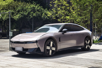 小鹏P7 2025款 820 超长续航 Ultra