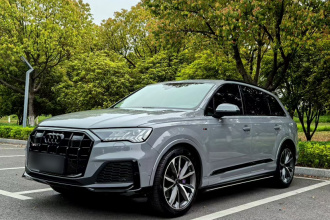 奥迪Q7 2021款 55 TFSI quattro S line运动型