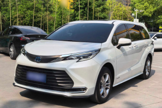 丰田 赛那SIENNA 2023款 2.5L混动 舒适版