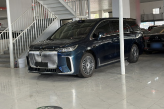 岚图汽车 岚图梦想家 2025款 PHEV 四驱尊贵乾崑版