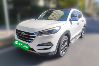 现代 途胜 2015款 1.6T 双离合四驱尊贵型