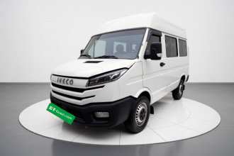依维柯得意 2023款 2.5T A35M1短轴中顶单胎手动门5-9座