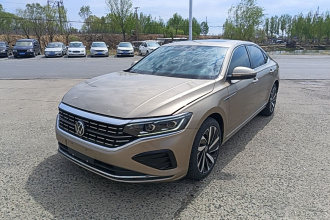 大众 帕萨特 2022款 330TSI 豪华版