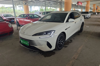 比亚迪 海豹 2024款 荣耀版 DM-i 1.5L 121km 豪华型