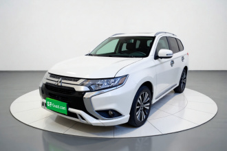 三菱 欧蓝德 2020款 2.0L 两驱畅享版 7座