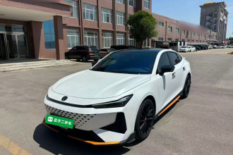 长安UNI-V 2025款 1.5T 500Bar尊贵运动型