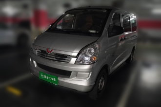 五菱汽车 五菱荣光S 2021款 1.2L基本型7座LSI