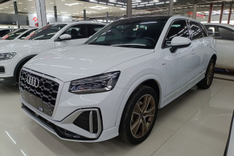 奥迪Q2L 2022款 35 TFSI 时尚动感型