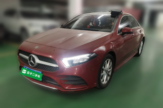 奔驰A级 2022款 改款 A 200 L 运动轿车动感型