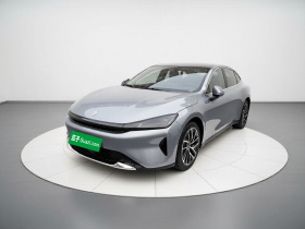 宝骏享境 2025款 插混 140km豪华版