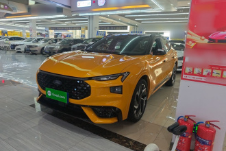福特 蒙迪欧 2024款 2.0T E-混动运动版 ST-Line