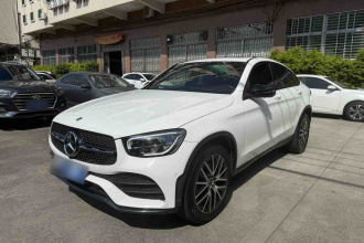 奔驰GLC轿跑 2023款 GLC 260 4MATIC 轿跑SUV